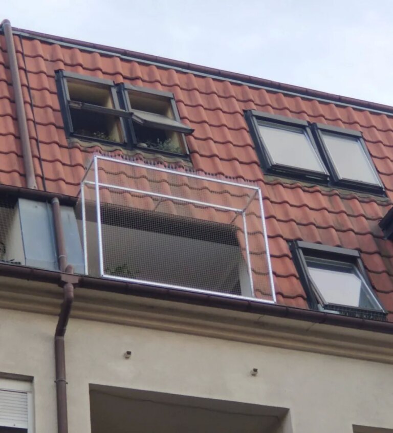 Siatki zabezpieczające na balkon i okna montaż Poznań