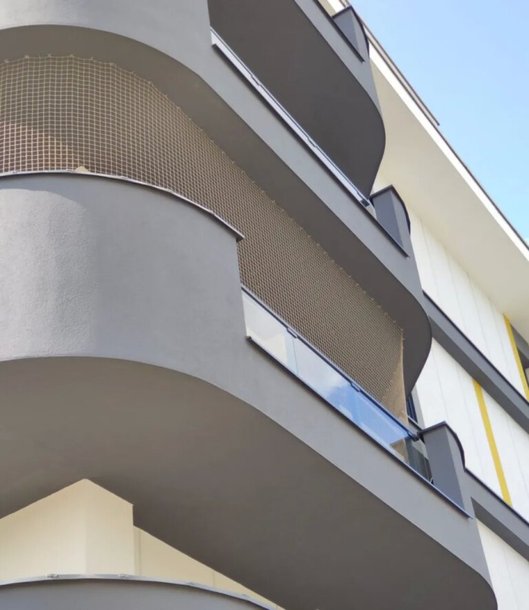 Montaż siatki na balkon i okna dla kotów i przeciwko ptakom Poznań Kocia Misja