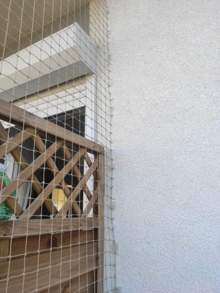Montaż siatki na balkon i okna Poznań Kocia Misja