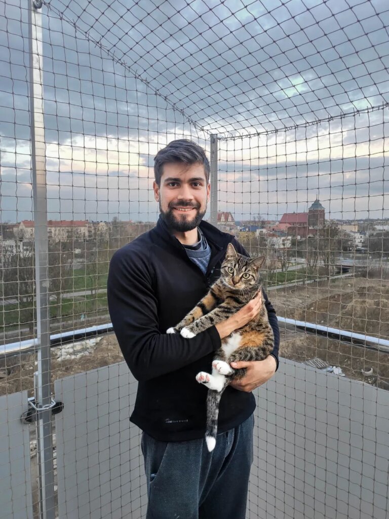 Piotr Kachniarz - montaż siatek na balkon - Poznań