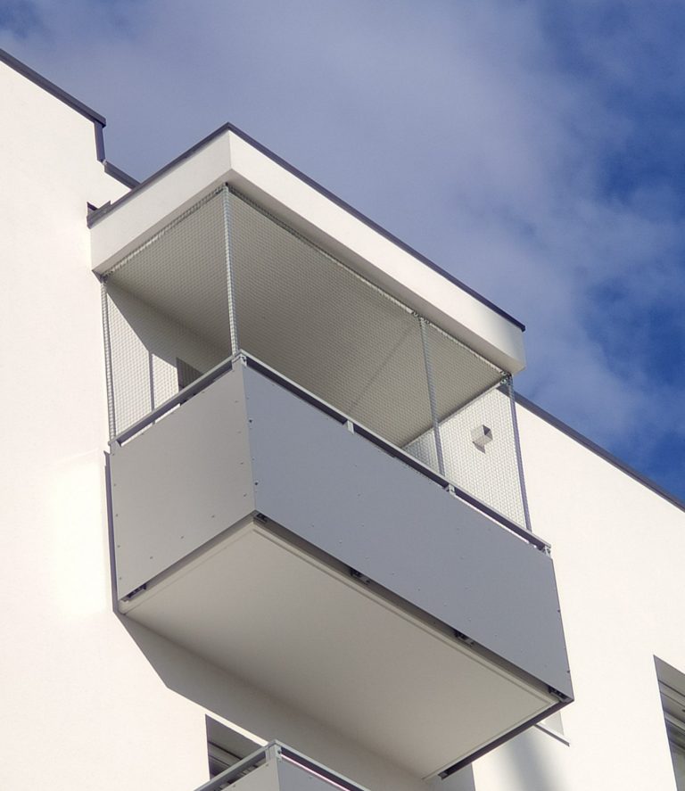 Montaż siatki na balkon i okna dla kotów i przeciwko ptakom Poznań Kocia Misja